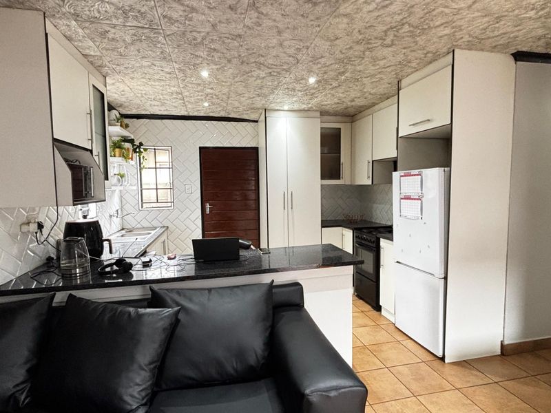 Sunny Alberton Gem in Sky City Living - Photo 10