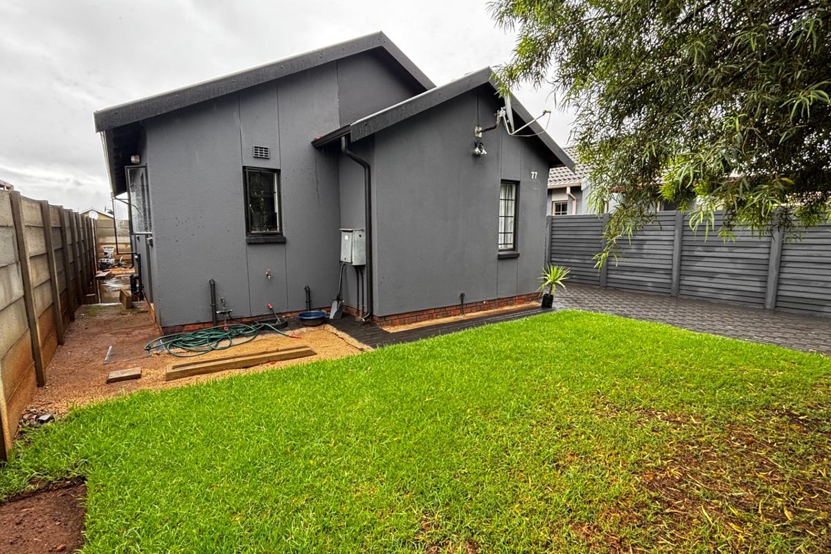 Sunny Alberton Gem in Sky City Living - Photo 3