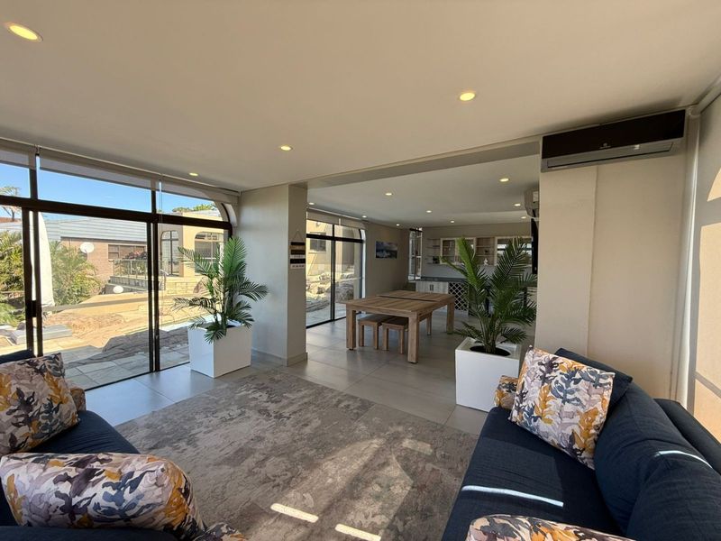 To let in Umhlanga, 5 Bedroom Elevated Furnished Sea View Haven. - Photo 8