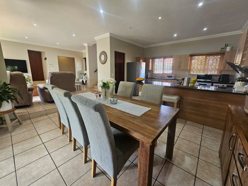 Pristine North-Facing Family Home. - Photo 6