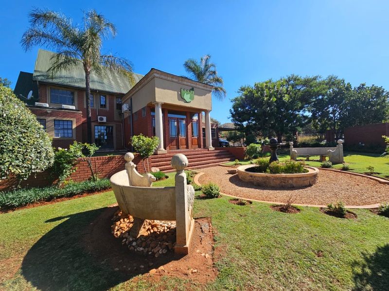 PRIME LOCATION, BUSINESS OPPURTUNITY. - Photo 2