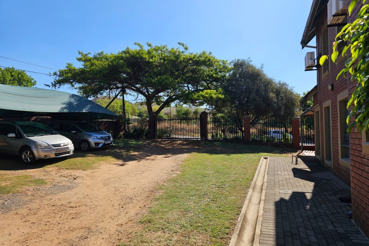 PRIME LOCATION, BUSINESS OPPURTUNITY. - Photo 4