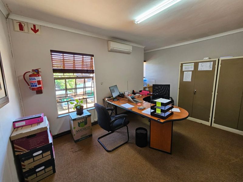 PRIME LOCATION, BUSINESS OPPURTUNITY. - Photo 10