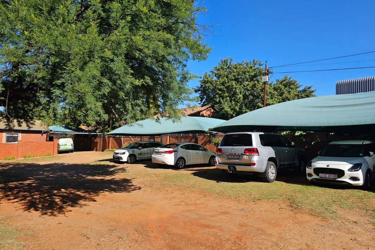 PRIME LOCATION, BUSINESS OPPURTUNITY. - Photo 3