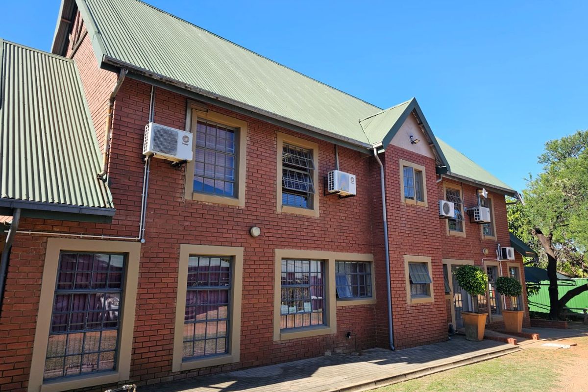 PRIME LOCATION, BUSINESS OPPURTUNITY. - Photo 5