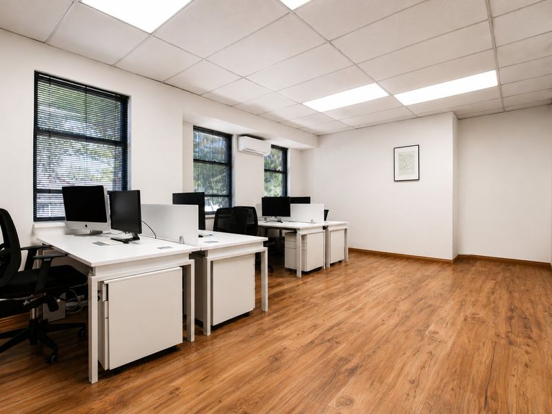 Premium Shared Office Rental in Fourways | Furnished Offices with Boardroom & Solar Power - Photo 4