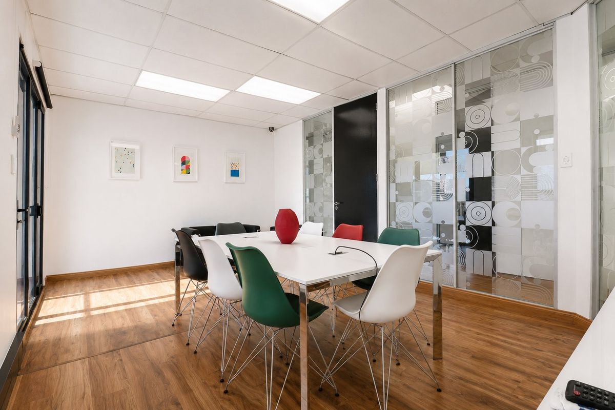 Premium Shared Office Rental in Fourways | Furnished Offices with Boardroom & Solar Power - Photo 3