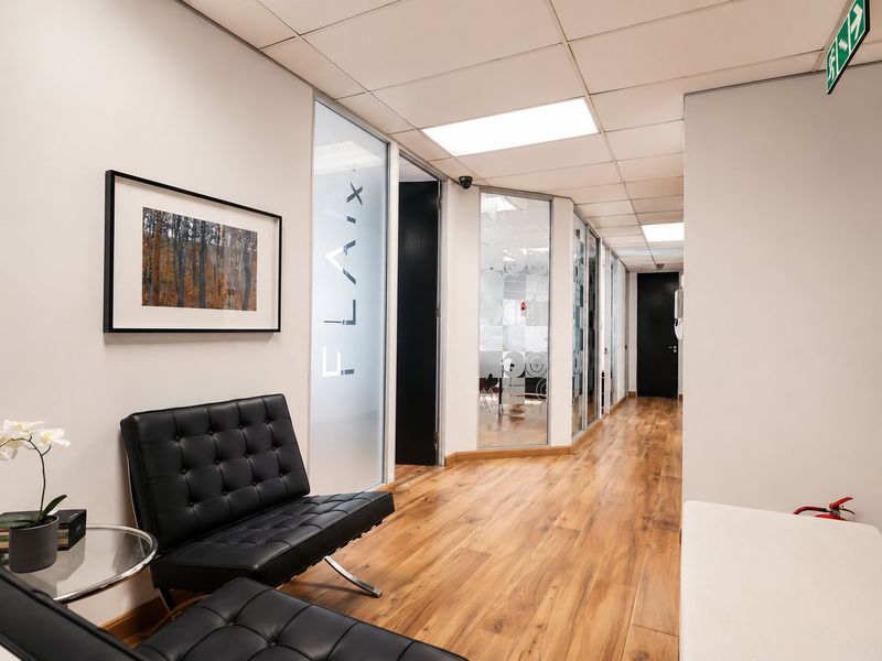 Premium Shared Office Rental in Fourways | Furnished Offices with Boardroom & Solar Power - Photo 8