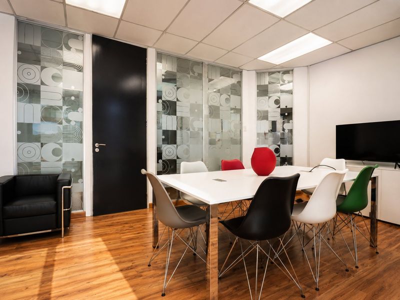 Premium Shared Office Rental in Fourways | Furnished Offices with Boardroom & Solar Power - Photo 2