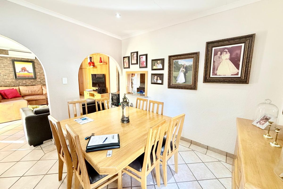 Prime Wilkoppies Family Home with Pool and Garden - Photo 5