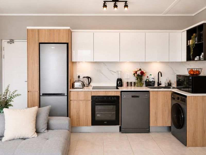 1-Bedroom Sunny Waterfall Apartment with secure efficiency - Photo 3