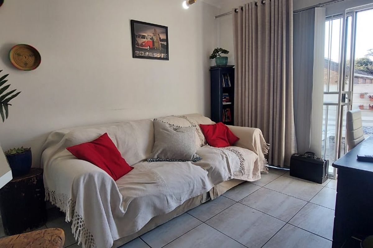 Make this house your home today! - Photo 4