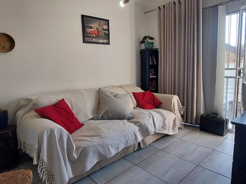 Make this house your home today! - Photo 4