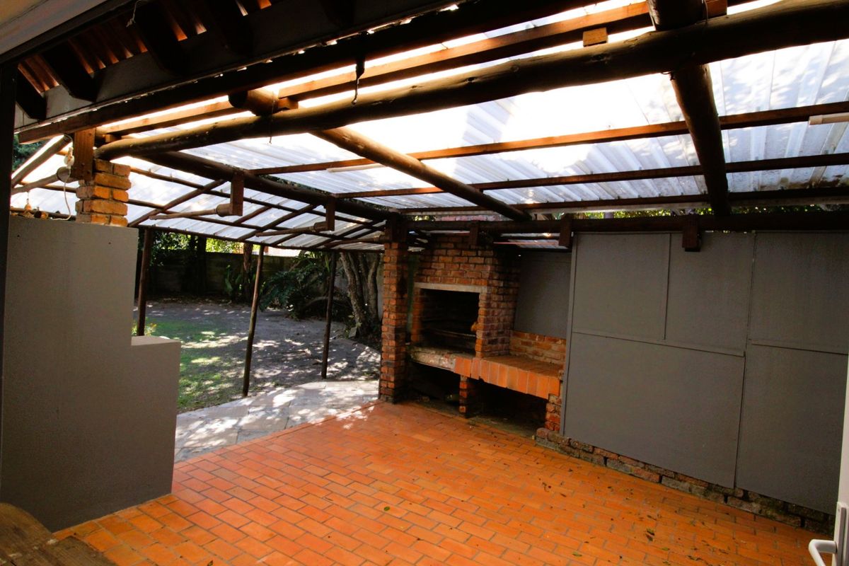 Stylish Family Home with Ocean Views and Granny Flat - Photo 2