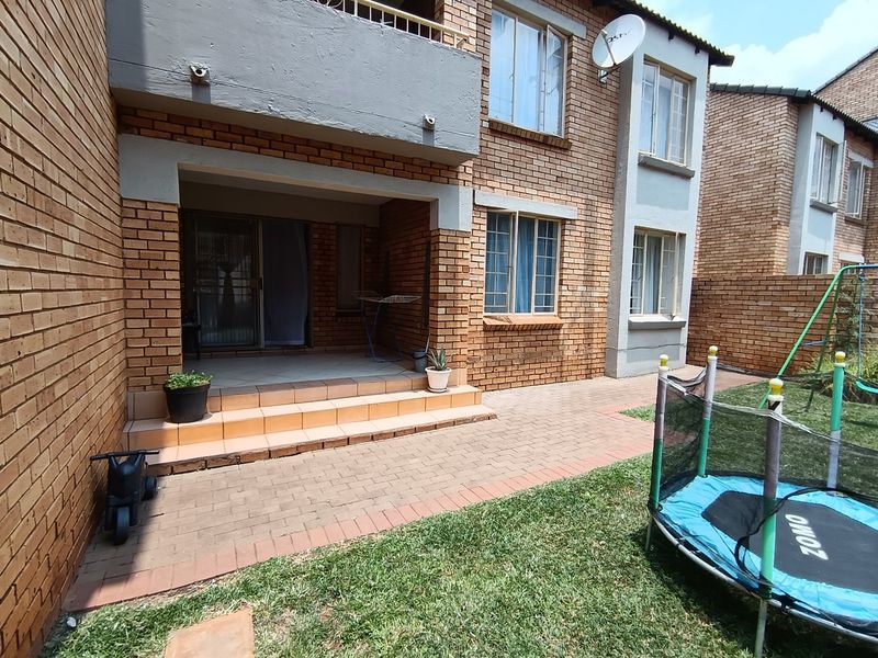 Lovely Ground-Floor Unit in Secure Estate – Ideal Investment or Starter Home - Photo 9
