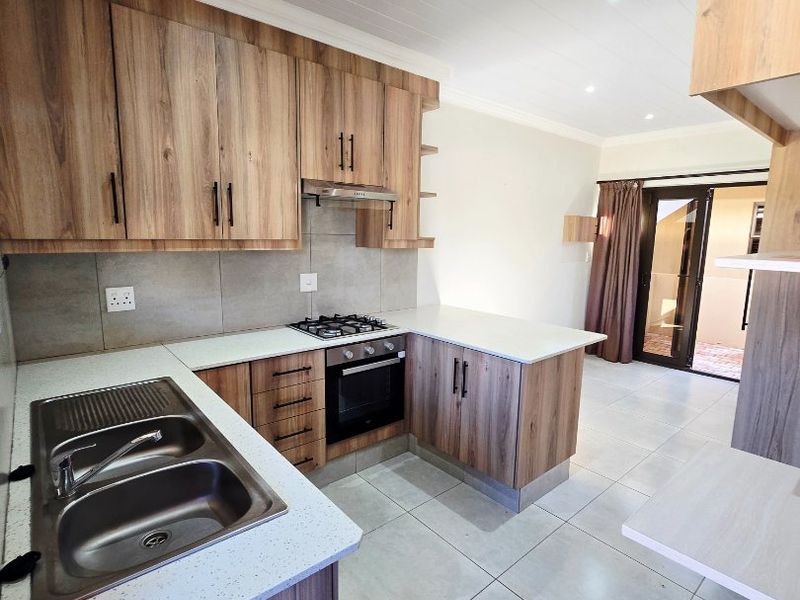 Comfortable & Secure Retirement Living - Photo 2