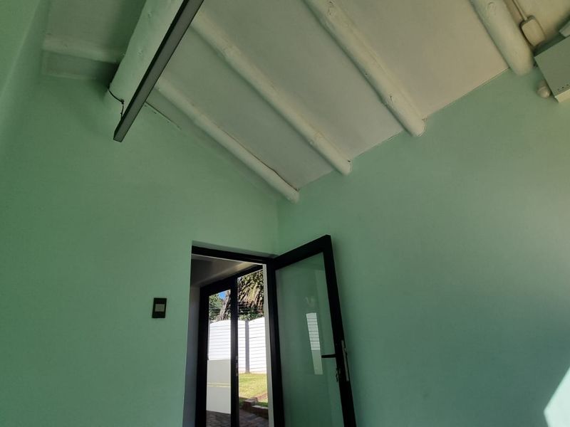 Small office for rent - Photo 5