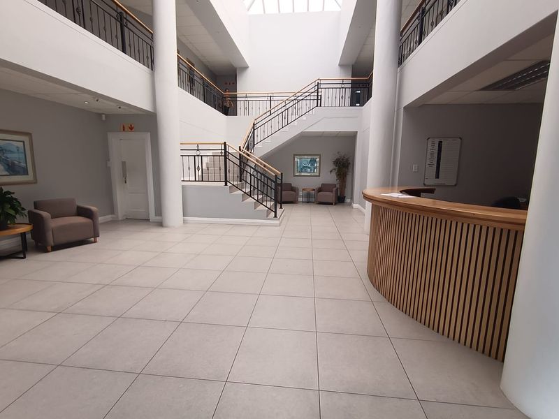 Prime Commercial Office Space To Rent  - Photo 2