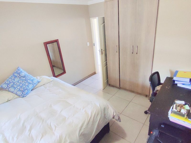 Beautiful 3 Bedroom Family Home in The Hudson @ Amberfield City - Photo 10