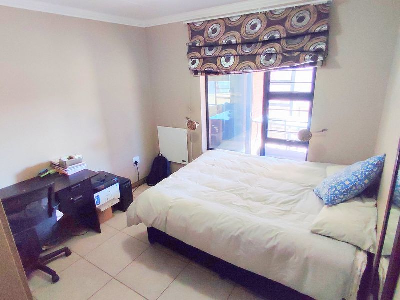 Beautiful 3 Bedroom Family Home in The Hudson @ Amberfield City - Photo 9
