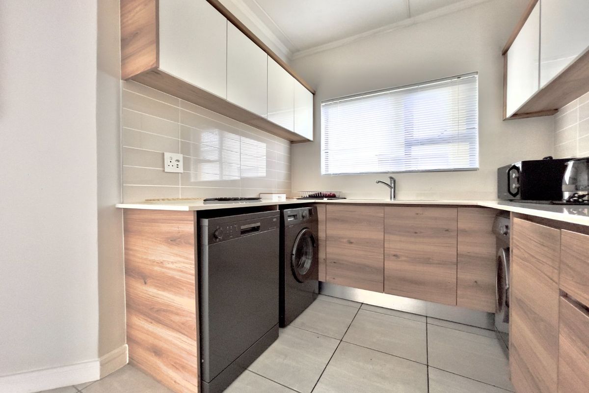 3 Bedroom 2 Bathroom Ground Floor For Rent - Photo 2