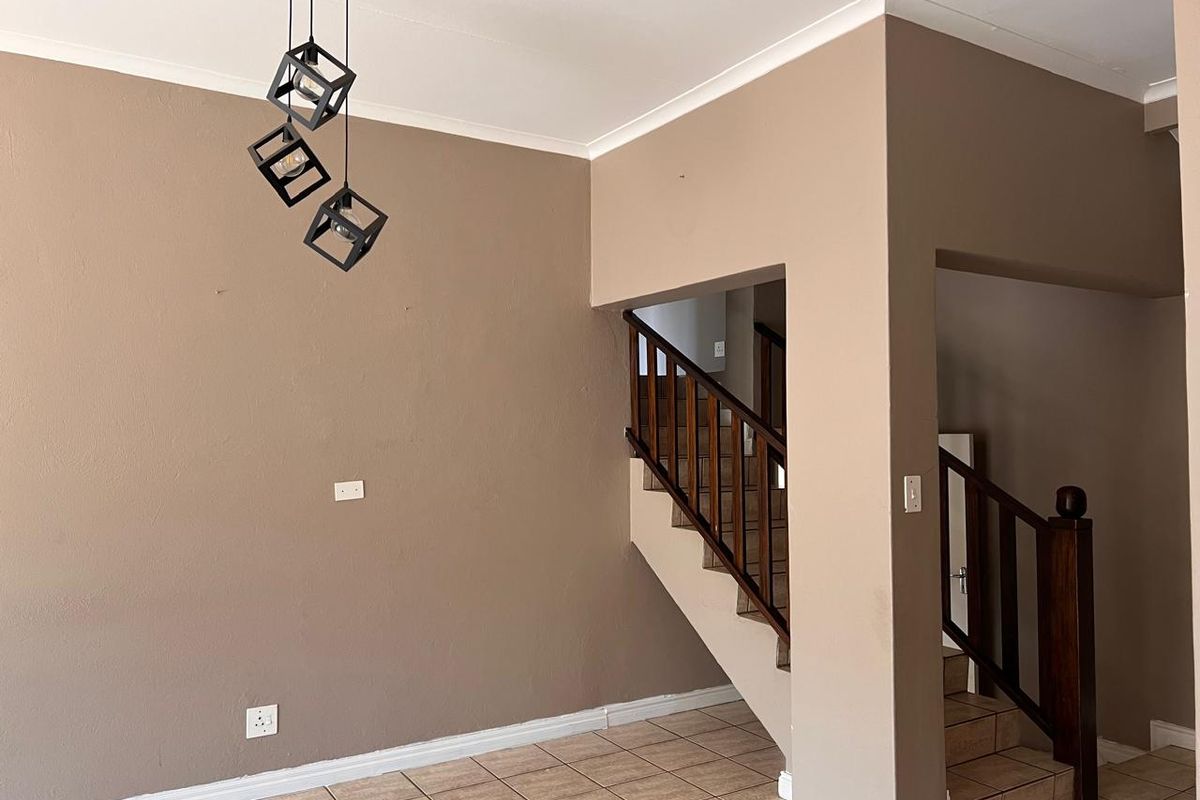 Family friendly townhouse in Faerie Glen vibe - Photo 4