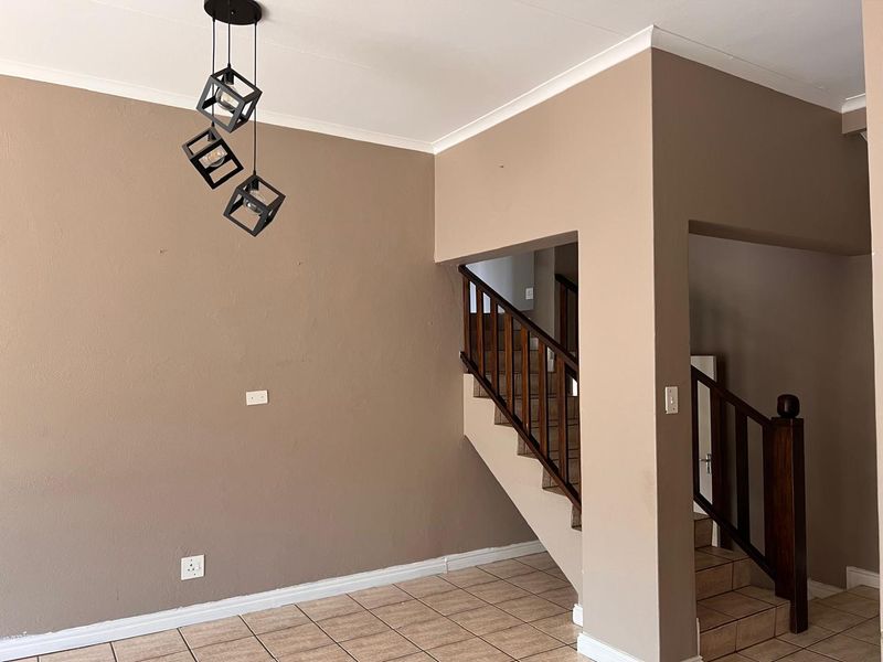 Family friendly townhouse in Faerie Glen vibe - Photo 4