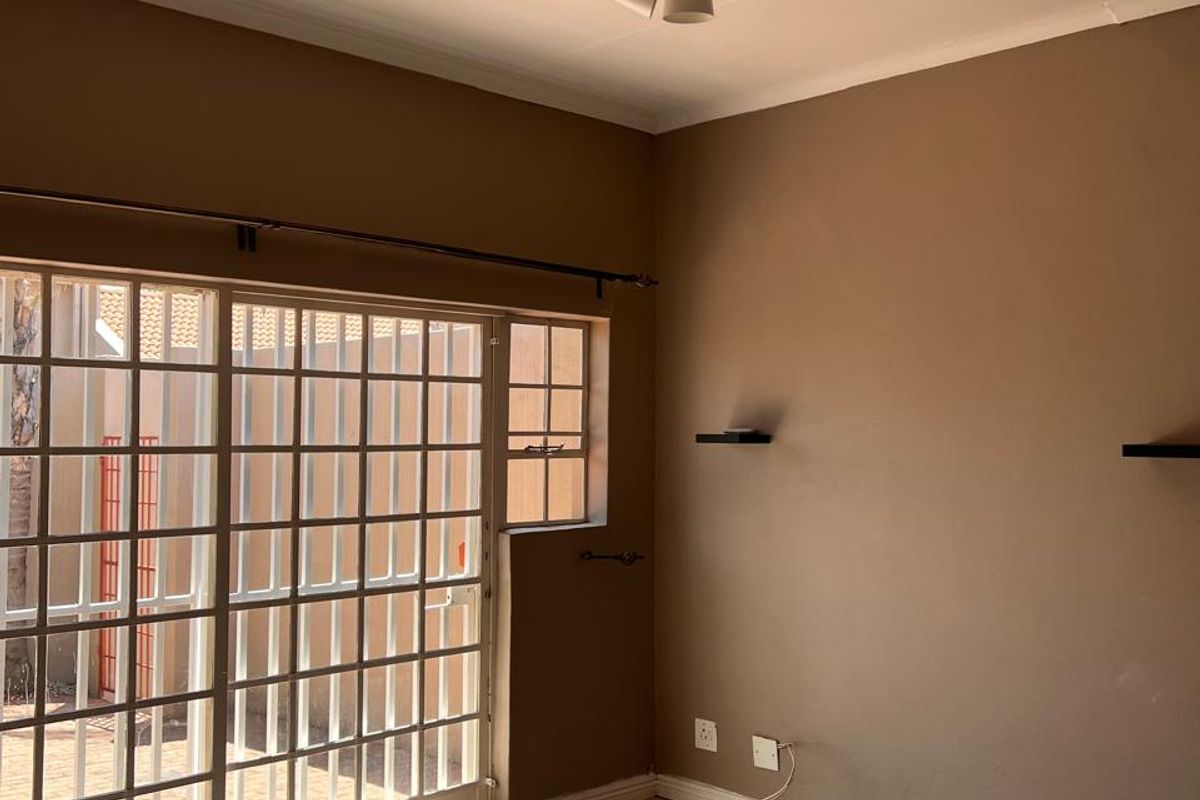 Family friendly townhouse in Faerie Glen vibe - Photo 3