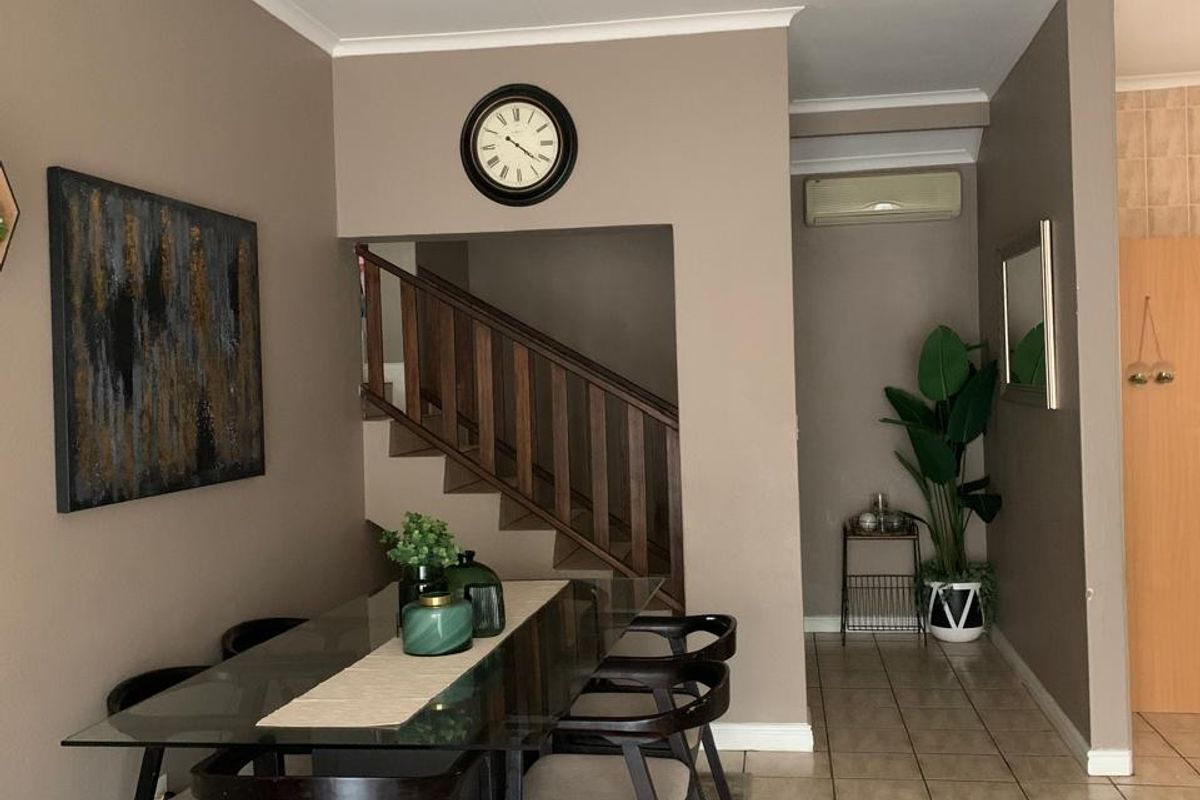 Family friendly townhouse in Faerie Glen vibe - Photo 5