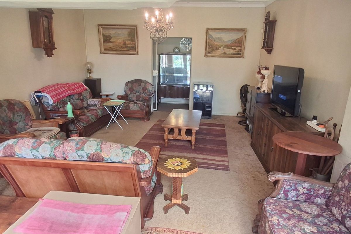 NEAT 3 BED FOR SALE IN PRETORIA GARDENS - Photo 4