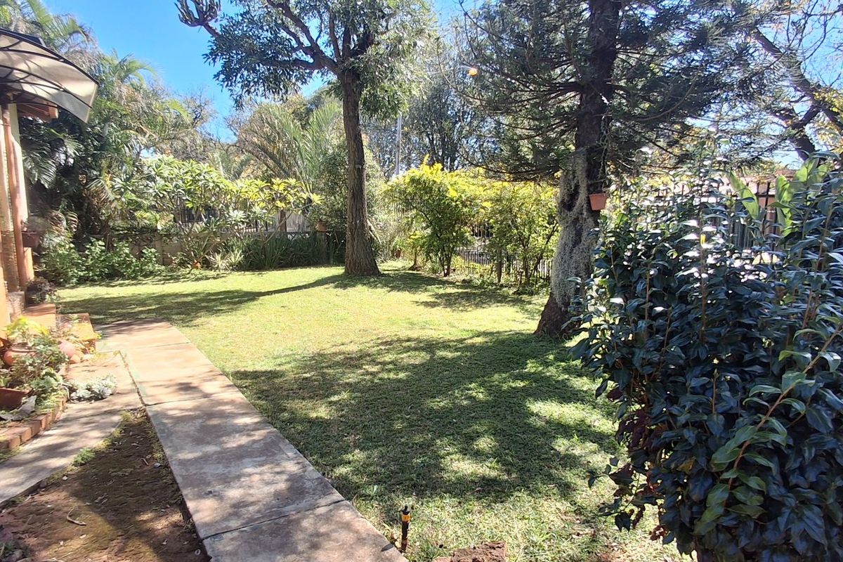 NEAT 3 BED FOR SALE IN PRETORIA GARDENS - Photo 3