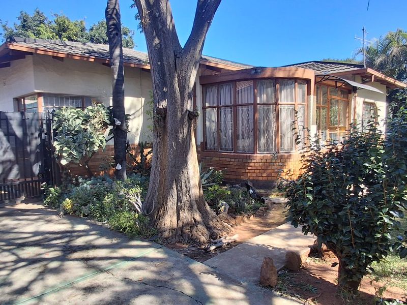 NEAT 3 BED FOR SALE IN PRETORIA GARDENS - Photo 1