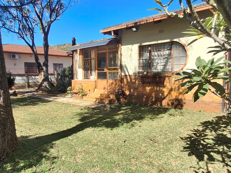 NEAT 3 BED FOR SALE IN PRETORIA GARDENS - Photo 2