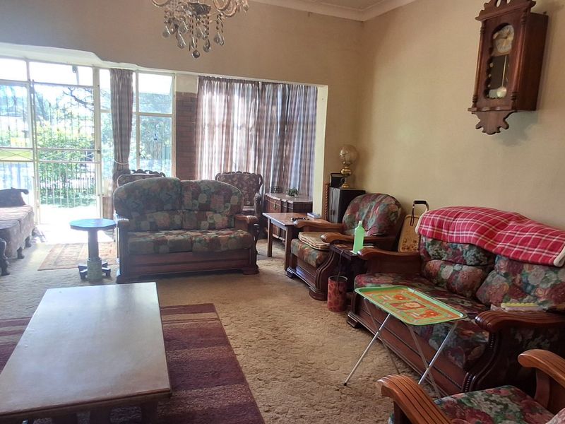 NEAT 3 BED FOR SALE IN PRETORIA GARDENS - Photo 5