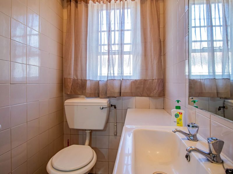 Spacious 4 bed family home in Malvern East - Photo 7