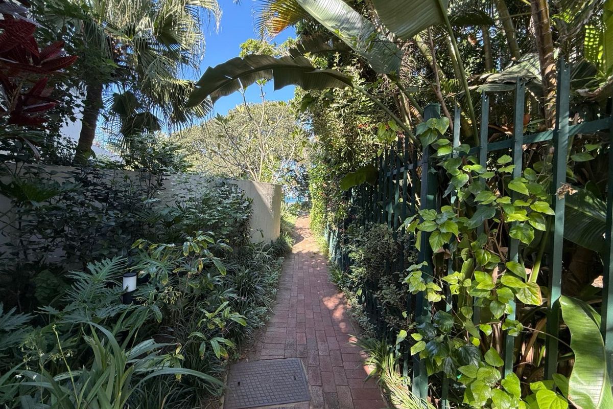 Villa For Sale in Umhlanga Rocks - Beach Front Property with Direct Beach Access - Photo 5