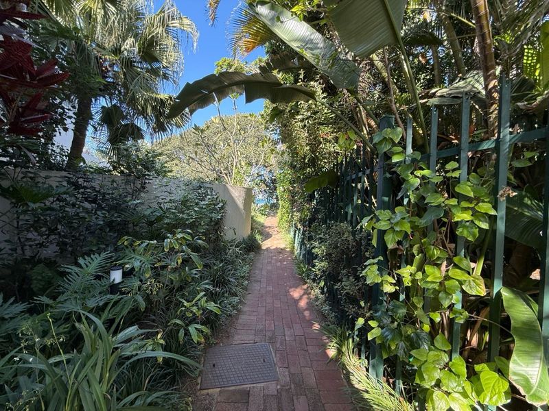 Villa For Sale in Umhlanga Rocks - Beach Front Property with Direct Beach Access - Photo 5