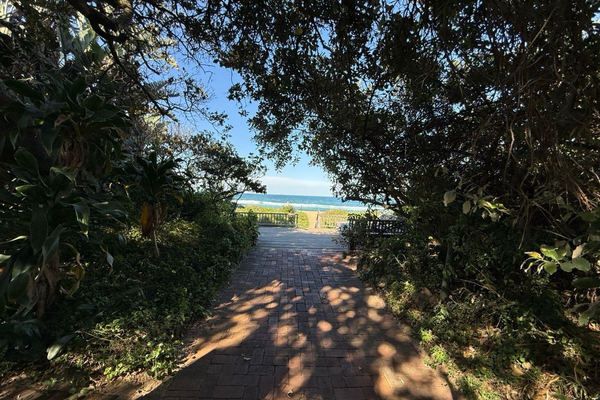 Villa For Sale in Umhlanga Rocks - Beach Front Property with Direct Beach Access - Photo 4