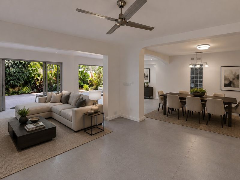 Villa For Sale in Umhlanga Rocks - Beach Front Property with Direct Beach Access - Photo 3