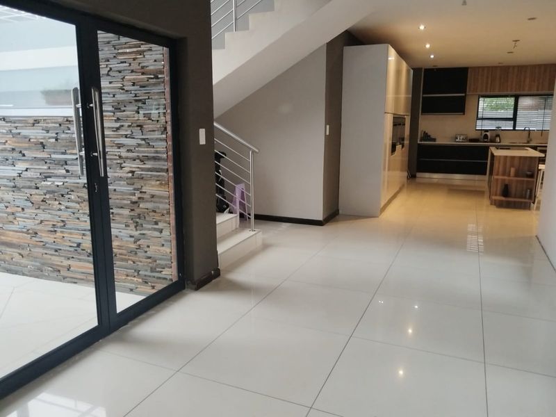 Spacious 4 Bed Home in Pebble Rock Golf Village - Photo 8