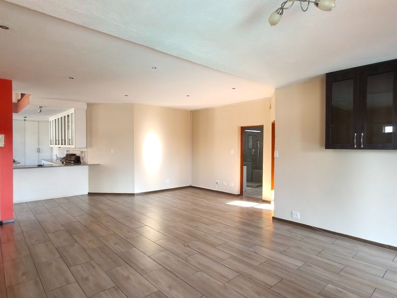Luxurious Highveld Home with Braai Patio - Photo 6