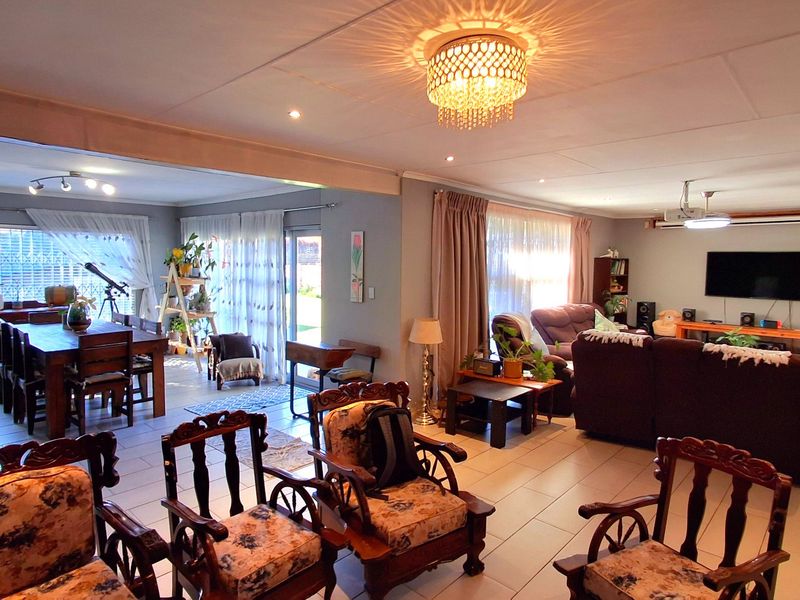 Stunning Modern 4-Bedroom Family Home in a Sought-After Area of Sasolburg - Photo 8