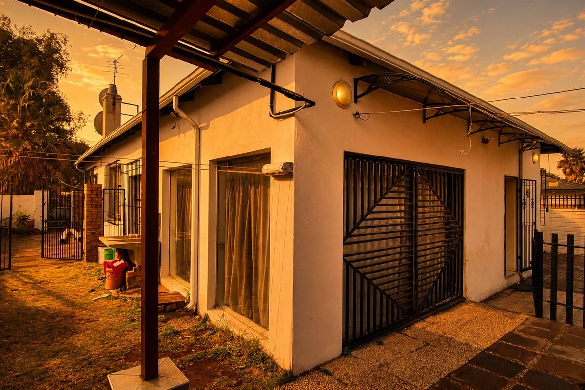 Charming Primrose Home with 4 Beds and Flatlet - Photo 2