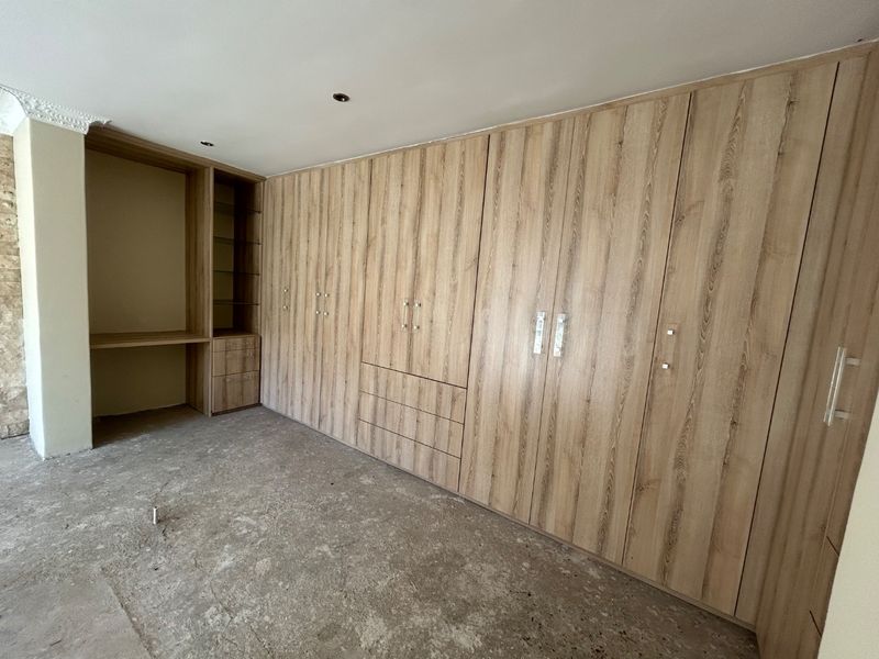 4 bedroom 2.5 bathroom family home  - Photo 7