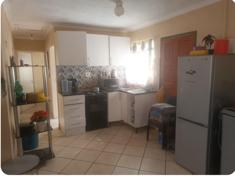 3 Bedroom Home In Mojuteng with Open Plan Living - Photo 2