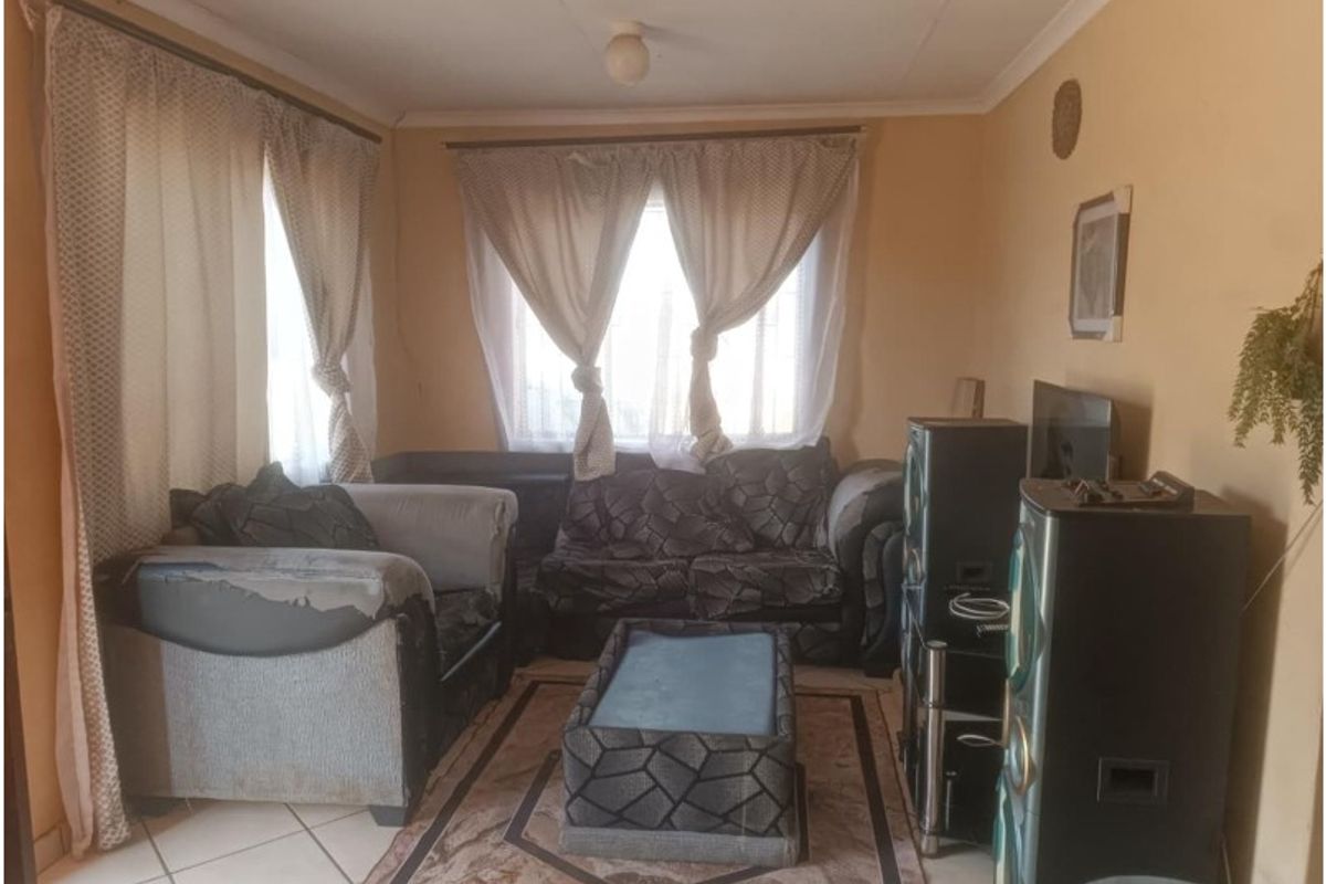3 Bedroom Home In Mojuteng with Open Plan Living - Photo 3