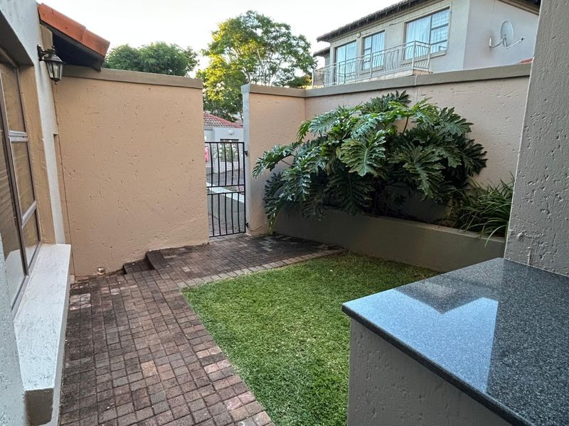 FOR SALE!!  4-Bedroom Family Home in Secure Fairie Glen Estate - Photo 4