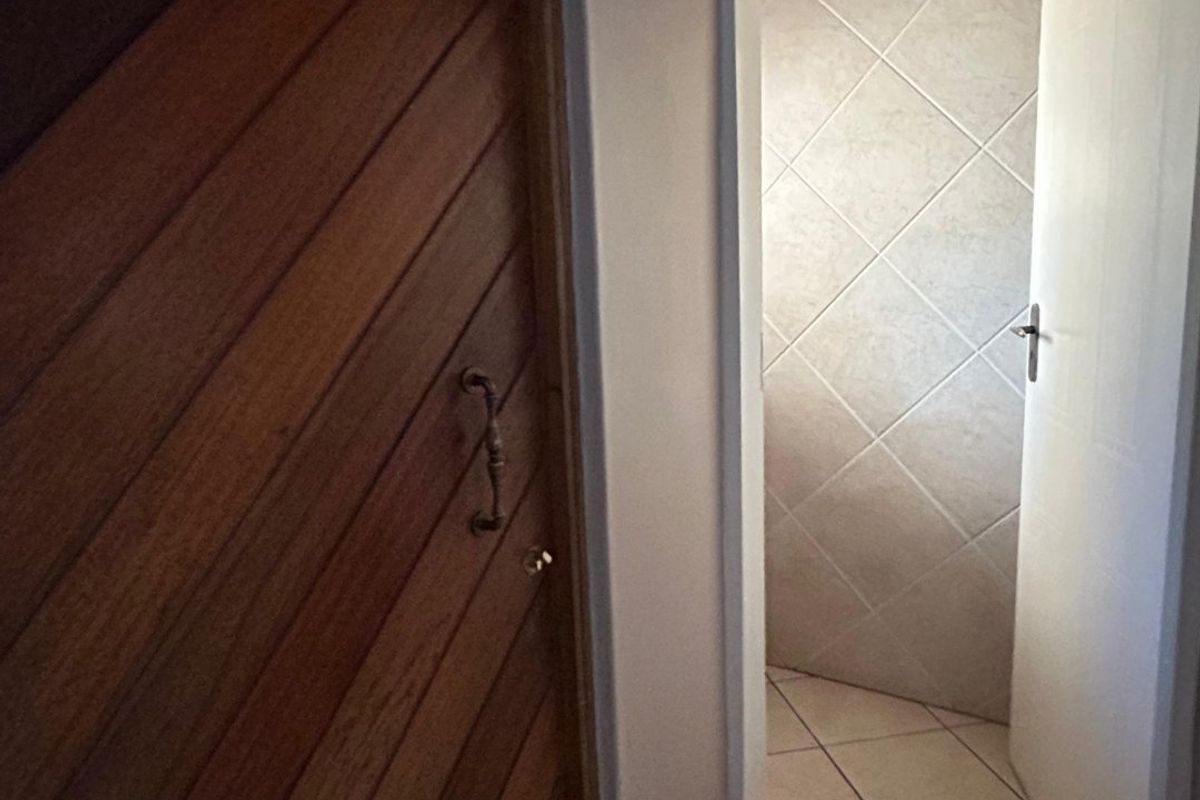 FOR SALE!!  4-Bedroom Family Home in Secure Fairie Glen Estate - Photo 5
