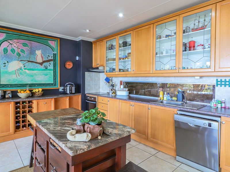 1 ensuite Bedroom with guest Bathroom House with Study To Let in Northcliff - Photo 8