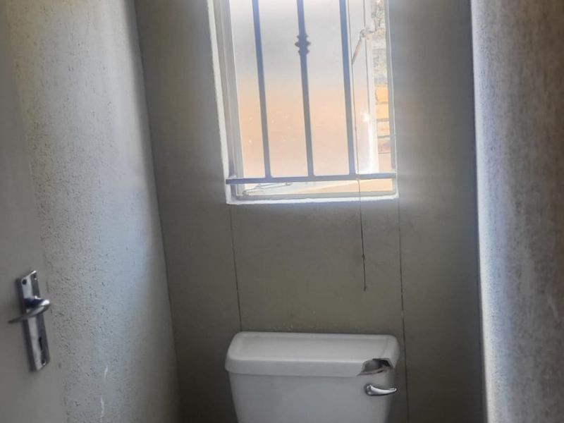 2 Bedroom Fixer-Upper Opportunity in Cosmo City - Photo 8